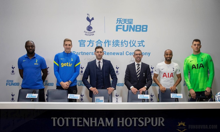 Lễ ký kết hợp đồng mở rộng quan hệ hợp tác giữa hai thương hiệu Fun88 x Tottenham Hotspur